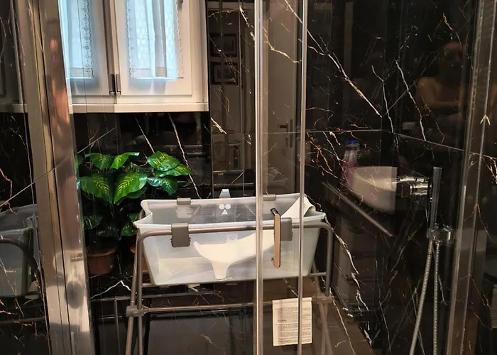 Bohemian Pigneto Rhome - 2 Bdr 2 Bath Family Friendly Comfort & Elegance - Colosseum At 4 Metro Stops - Secure & Vibrant Area, Pigneto Metro & Historic Car Free Island At 10 Min Walk - Easy Access To Termini, La Sapienza, Policlinico Umberto I Appartement *