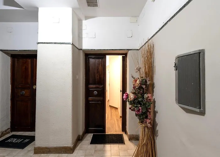 Bohemian Pigneto Rhome - 2 Bdr 2 Bath Family Friendly Comfort & Elegance - Colosseum At 4 Metro Stops - Secure & Vibrant Area, Pigneto Metro & Historic Car Free Island At 10 Min Walk - Easy Access To Termini, La Sapienza, Policlinico Umberto I Appartamento *