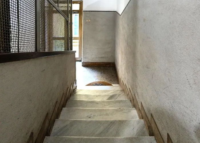 Bohemian Pigneto Rhome - 2 Bdr 2 Bath Family Friendly Comfort & Elegance - Colosseum At 4 Metro Stops - Secure & Vibrant Area, Pigneto Metro & Historic Car Free Island At 10 Min Walk - Easy Access To Termini, La Sapienza, Policlinico Umberto I *
