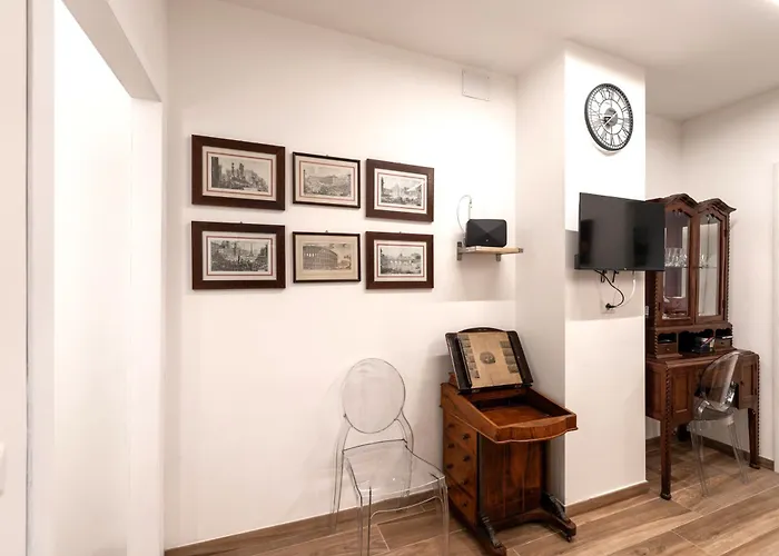 Bohemian Pigneto Rhome - 2 Bdr 2 Bath Family Friendly Comfort & Elegance - Colosseum At 4 Metro Stops - Secure & Vibrant Area, Pigneto Metro & Historic Car Free Island At 10 Min Walk - Easy Access To Termini, La Sapienza, Policlinico Umberto I * Rome