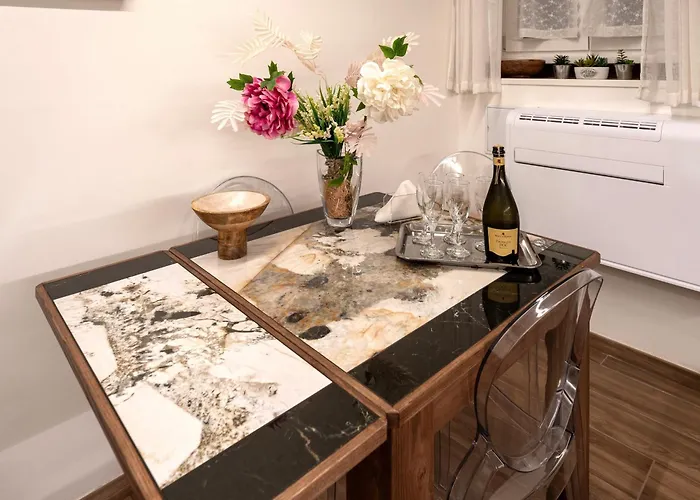 Bohemian Pigneto Rhome - 2 Bdr 2 Bath Family Friendly Comfort & Elegance - Colosseum At 4 Metro Stops - Secure & Vibrant Area, Pigneto Metro & Historic Car Free Island At 10 Min Walk - Easy Access To Termini, La Sapienza, Policlinico Umberto I Appartement