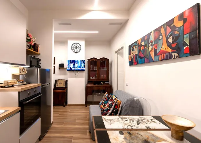 Appartamento Bohemian Pigneto Rhome - 2 Bdr 2 Bath Family Friendly Comfort & Elegance - Colosseum At 4 Metro Stops - Secure & Vibrant Area, Pigneto Metro & Historic Car Free Island At 10 Min Walk - Easy Access To Termini, La Sapienza, Policlinico Umberto I *