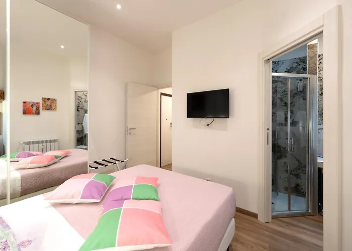 Bohemian Pigneto Rhome - 2 Bdr 2 Bath Family Friendly Comfort & Elegance - Colosseum At 4 Metro Stops - Secure & Vibrant Area, Pigneto Metro & Historic Car Free Island At 10 Min Walk - Easy Access To Termini, La Sapienza, Policlinico Umberto I Appartamento *