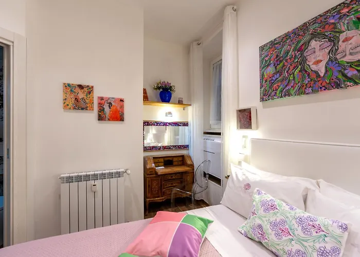 Appartamento Bohemian Pigneto Rhome - 2 Bdr 2 Bath Family Friendly Comfort & Elegance - Colosseum At 4 Metro Stops - Secure & Vibrant Area, Pigneto Metro & Historic Car Free Island At 10 Min Walk - Easy Access To Termini, La Sapienza, Policlinico Umberto I