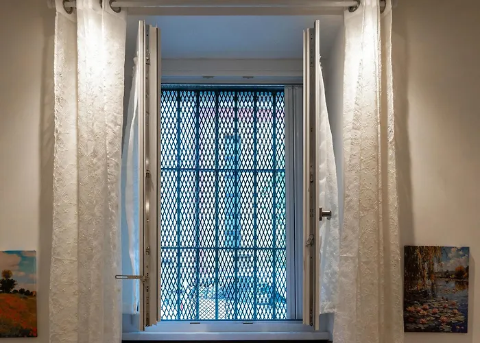 Bohemian Pigneto Rhome - 2 Bdr 2 Bath Family Friendly Comfort & Elegance - Colosseum At 4 Metro Stops - Secure & Vibrant Area, Pigneto Metro & Historic Car Free Island At 10 Min Walk - Easy Access To Termini, La Sapienza, Policlinico Umberto I Appartement *